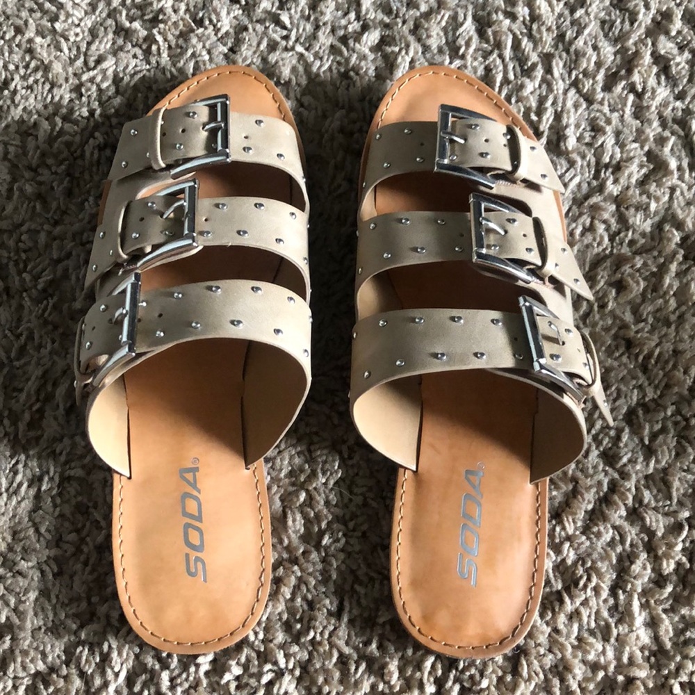 Birken-like buckles sandals with studs